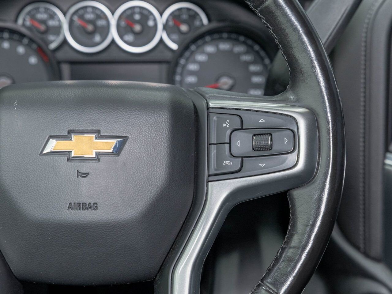 Chevrolet Silverado 1500 LT V8 4X4 *GR. REMORQ MAX* SIEGES CHAUFF *CARPLAY 2020 Blanc Saint-Jérôme - photo #15