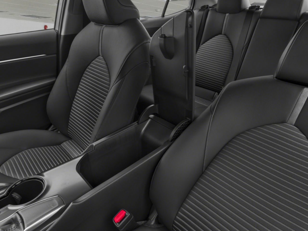 Toyota Camry 2018 Noir Gatineau - photo #5