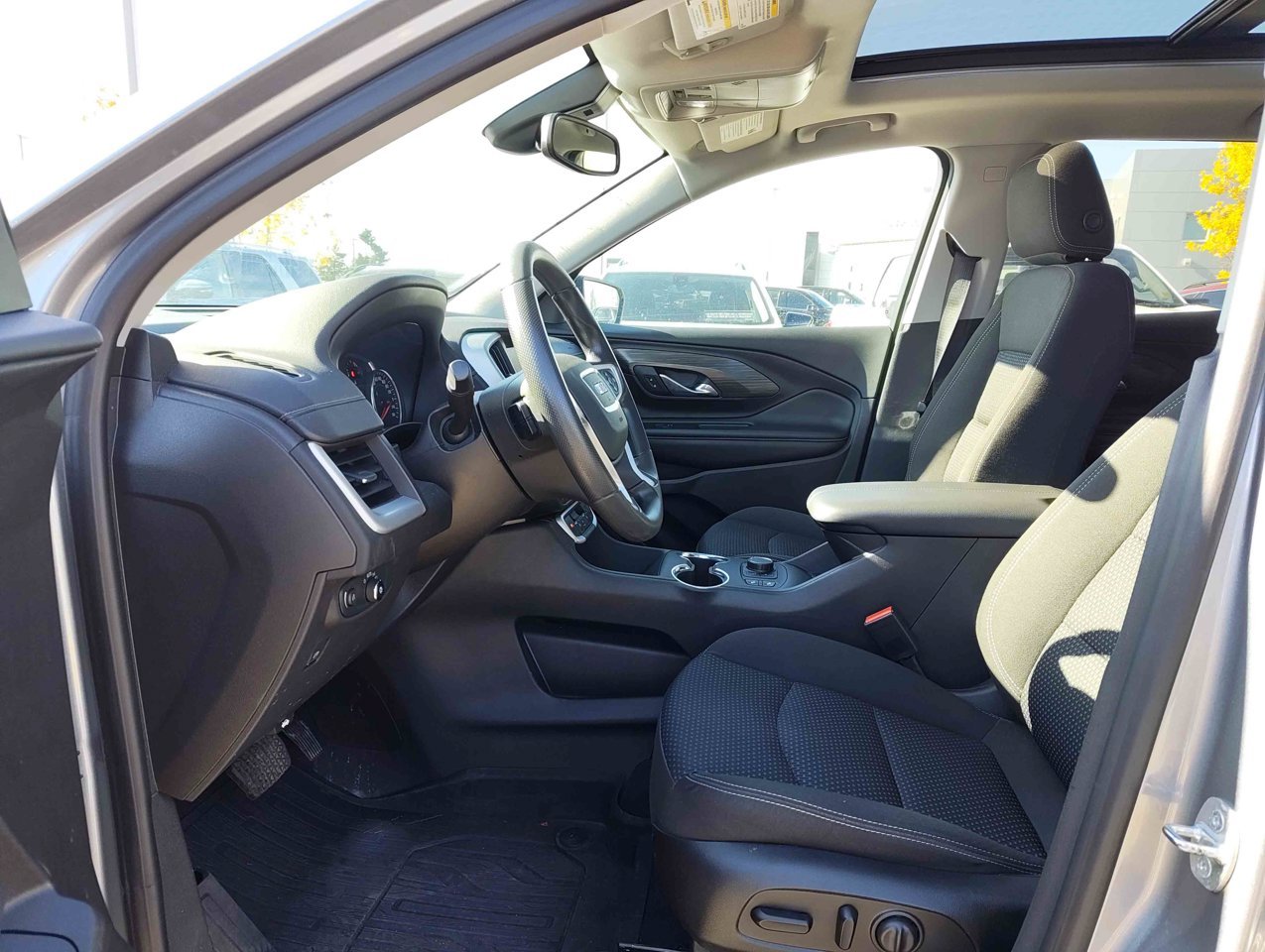 2024 GMC Terrain AWD 4dr SLE Grey Sherwood Park - photo #7