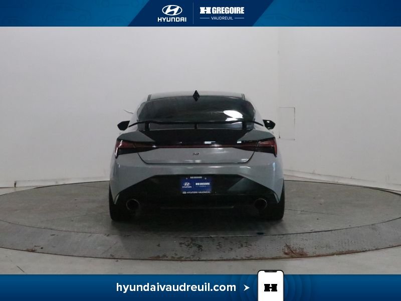 Hyundai Elantra YP225 | Manual 2023 Gris Laval - photo #8