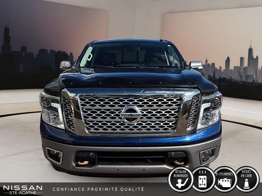 Nissan Titan Platine cabine double 4x4 | BAS KILOMÉTRAGE | CAPACITÉ DE REMORQUAGE 8 500 LB 2018 Bleu
