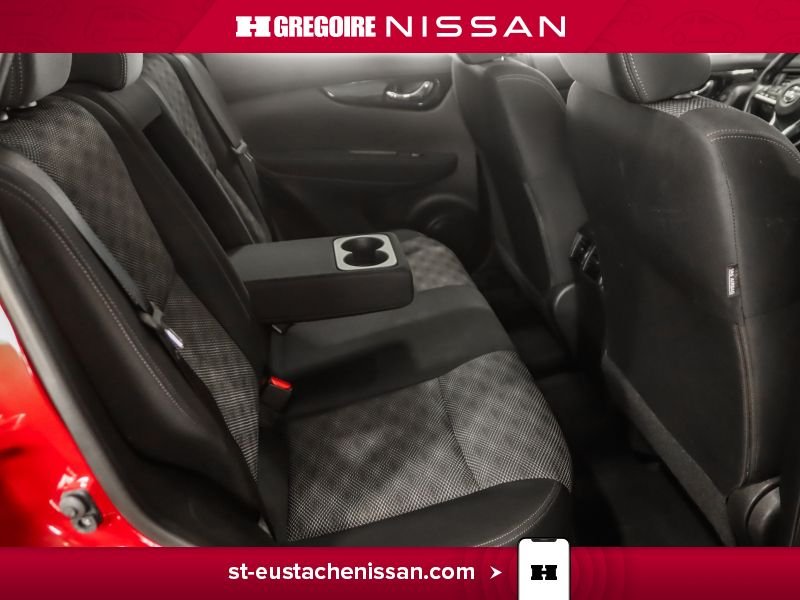2017 Nissan Qashqai Red Laval - photo #28