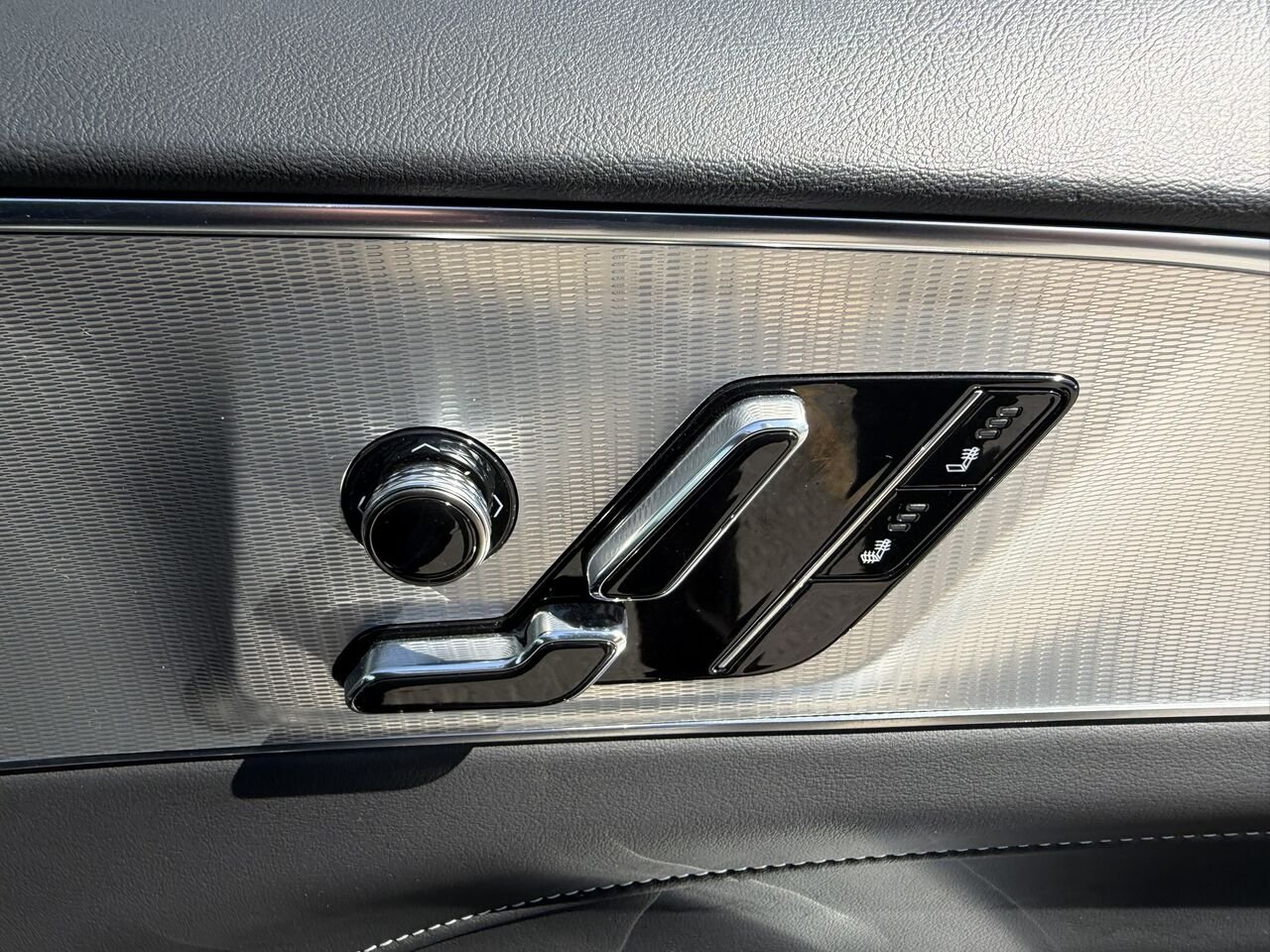 2024 Cadillac LYRIQ Tech FINANCEMENT À PARTIR 0.99% Grey Laval - photo #21