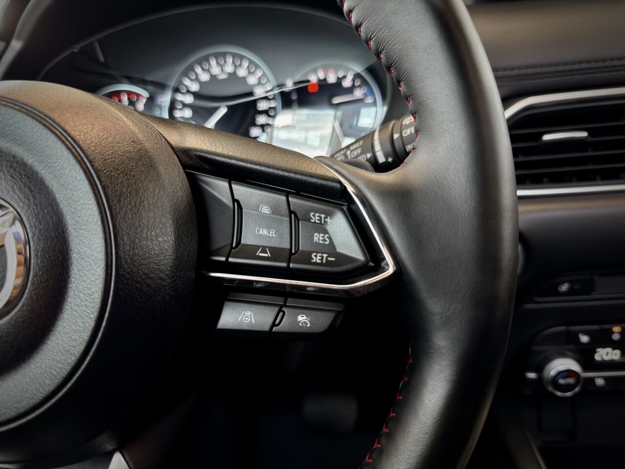 2023 Mazda CX-5 Grey Notre-Dame-des-Prairies - photo #23