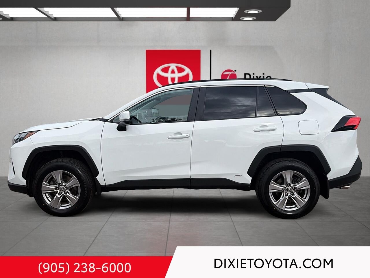 2023 Toyota RAV4 Hybrid XLE AWD / CLEAN CARFAX / HEATED SEATS / MOONROOF / ALLOY WHEELS / CARPLAY AND ANDROID AUTO White Mississauga - photo #5