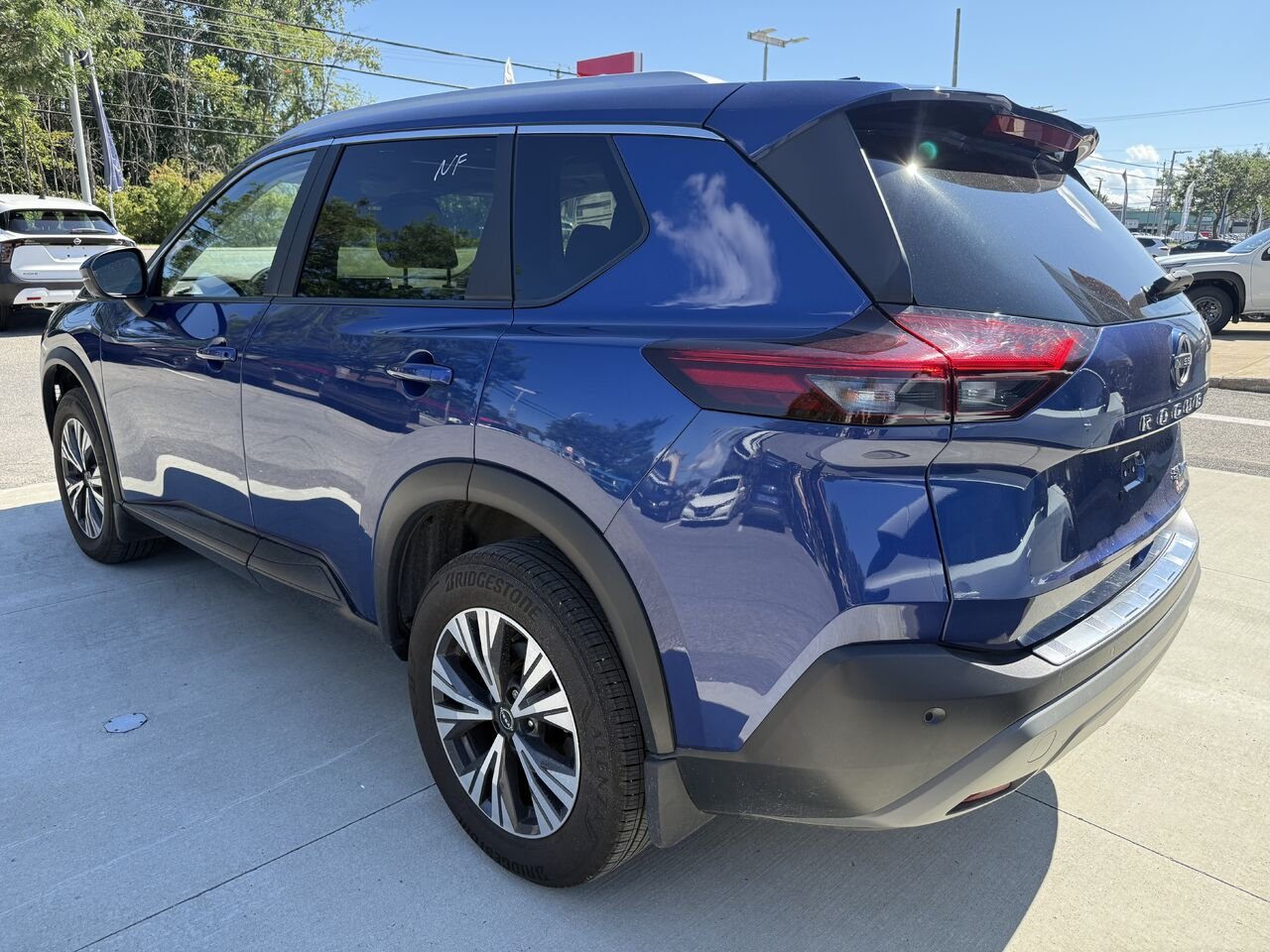 Nissan Rogue SV AWD 2023 Bleu Châteauguay - photo #2