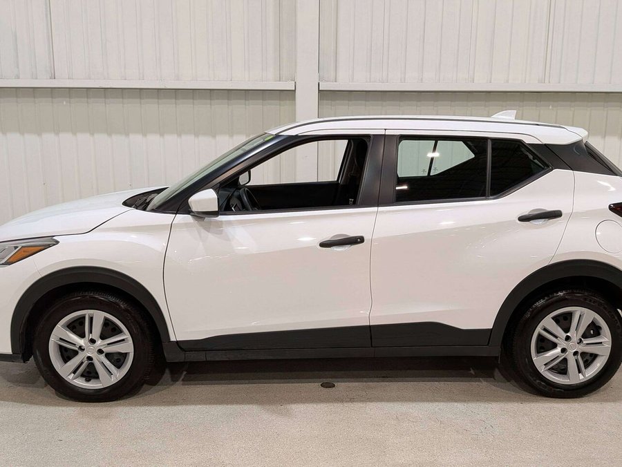 2024 Nissan Kicks S FWD White