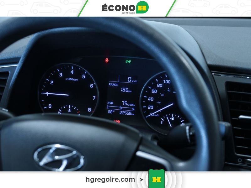Hyundai Elantra 2017 Argent Laval - photo #14