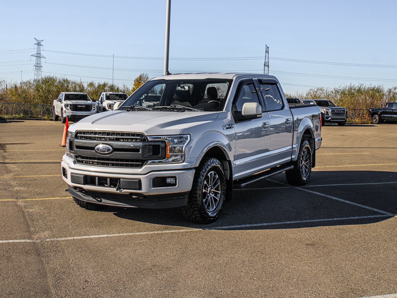 2019 Ford F-150 XLT 4WD SuperCrew 5.5' Box White Sherwood Park - photo #3