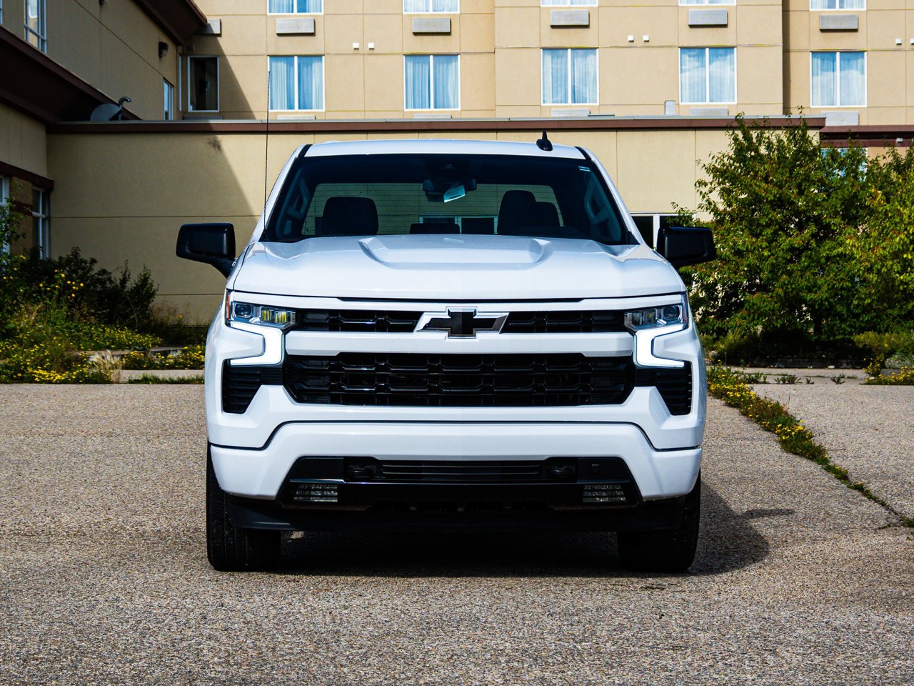 2024 Chevrolet Silverado 1500 4WD Crew Cab 147 RST White Sherwood Park - photo #2