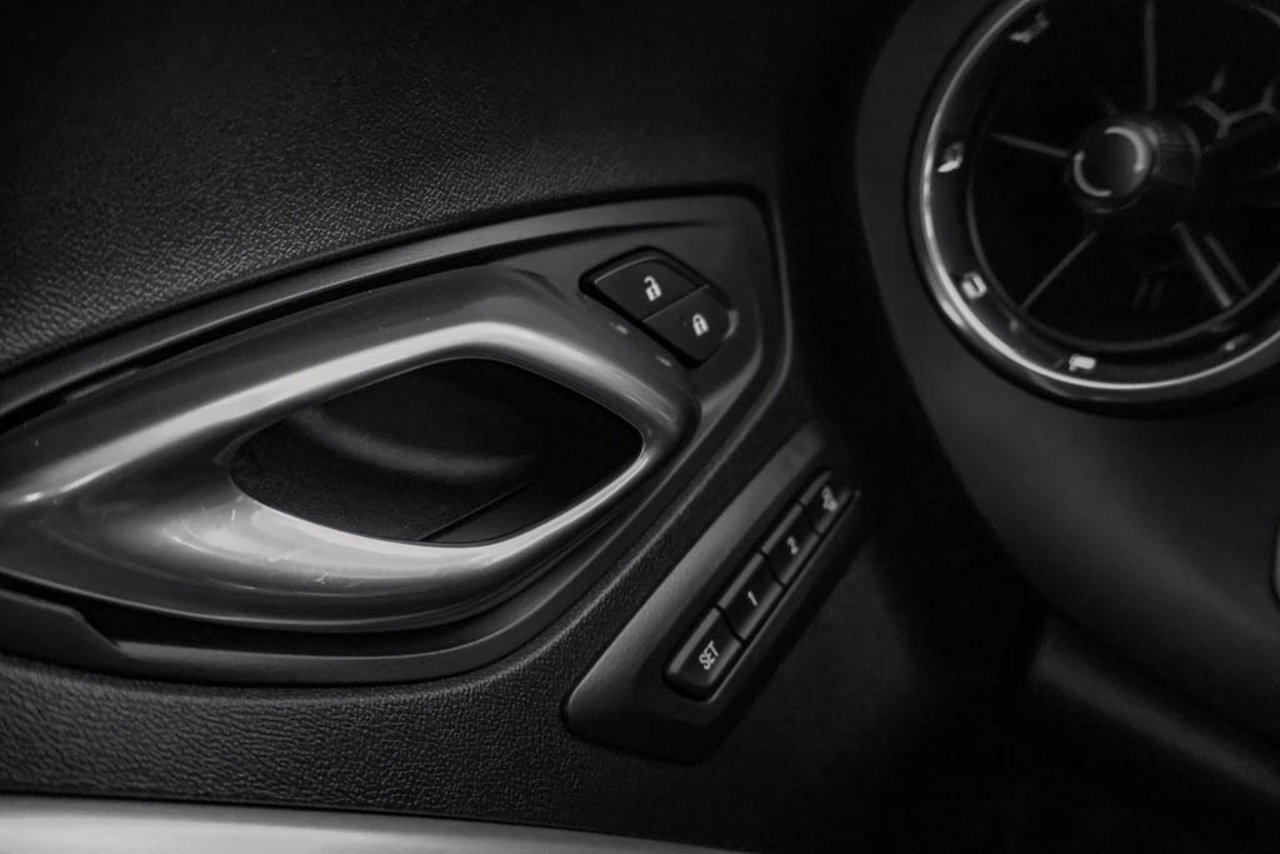 2018 Chevrolet Camaro 2dr Cpe 2LT Red Sherwood Park - photo #16
