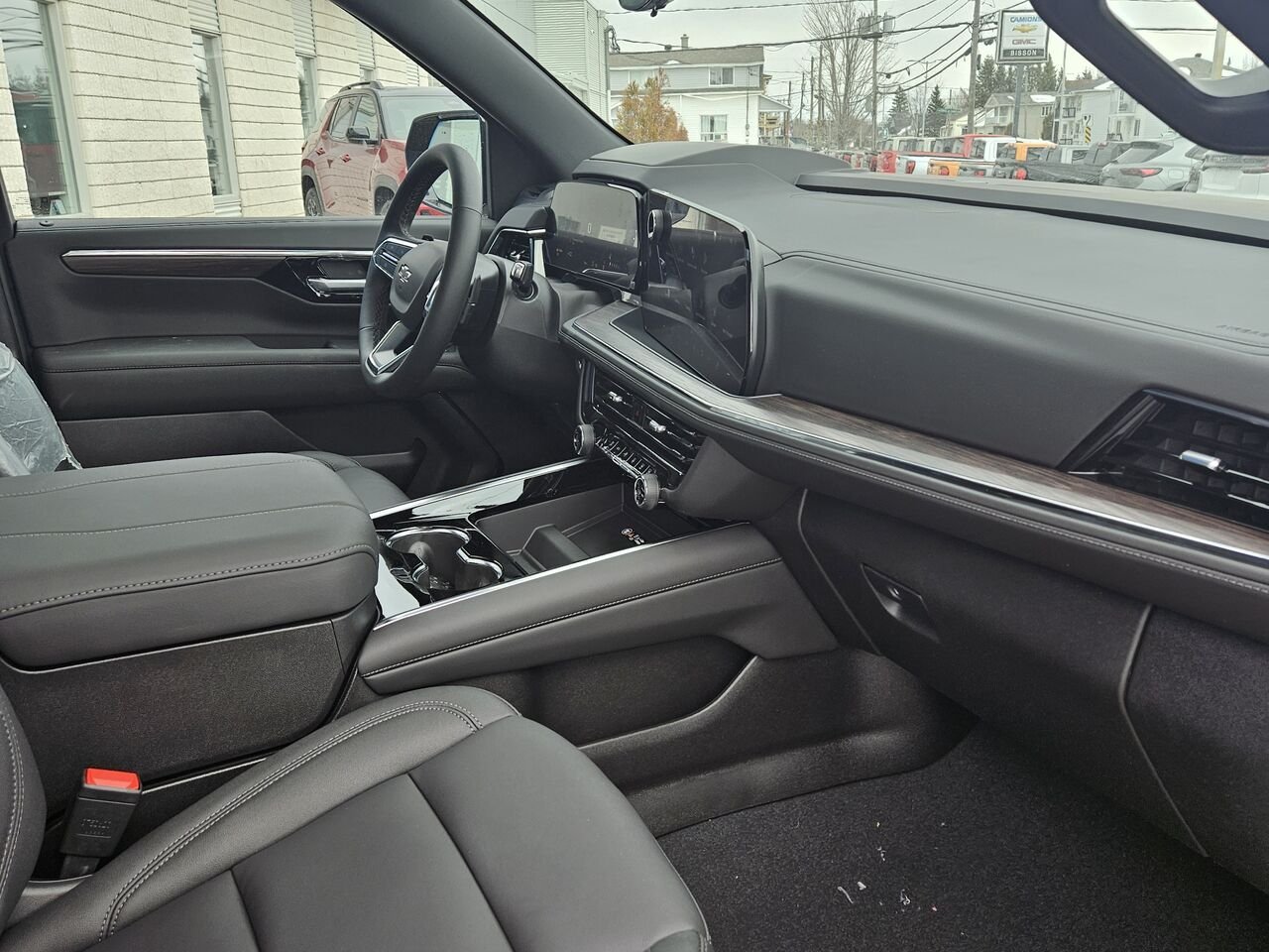 Chevrolet Suburban Z71 4 portes 4RM 2027 Noir Thetford Mines - photo #19