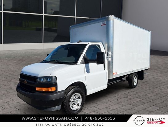 2025 Chevrolet Fourgonnette commerciale tronquée Express 3500 fourgonnette 159 po White