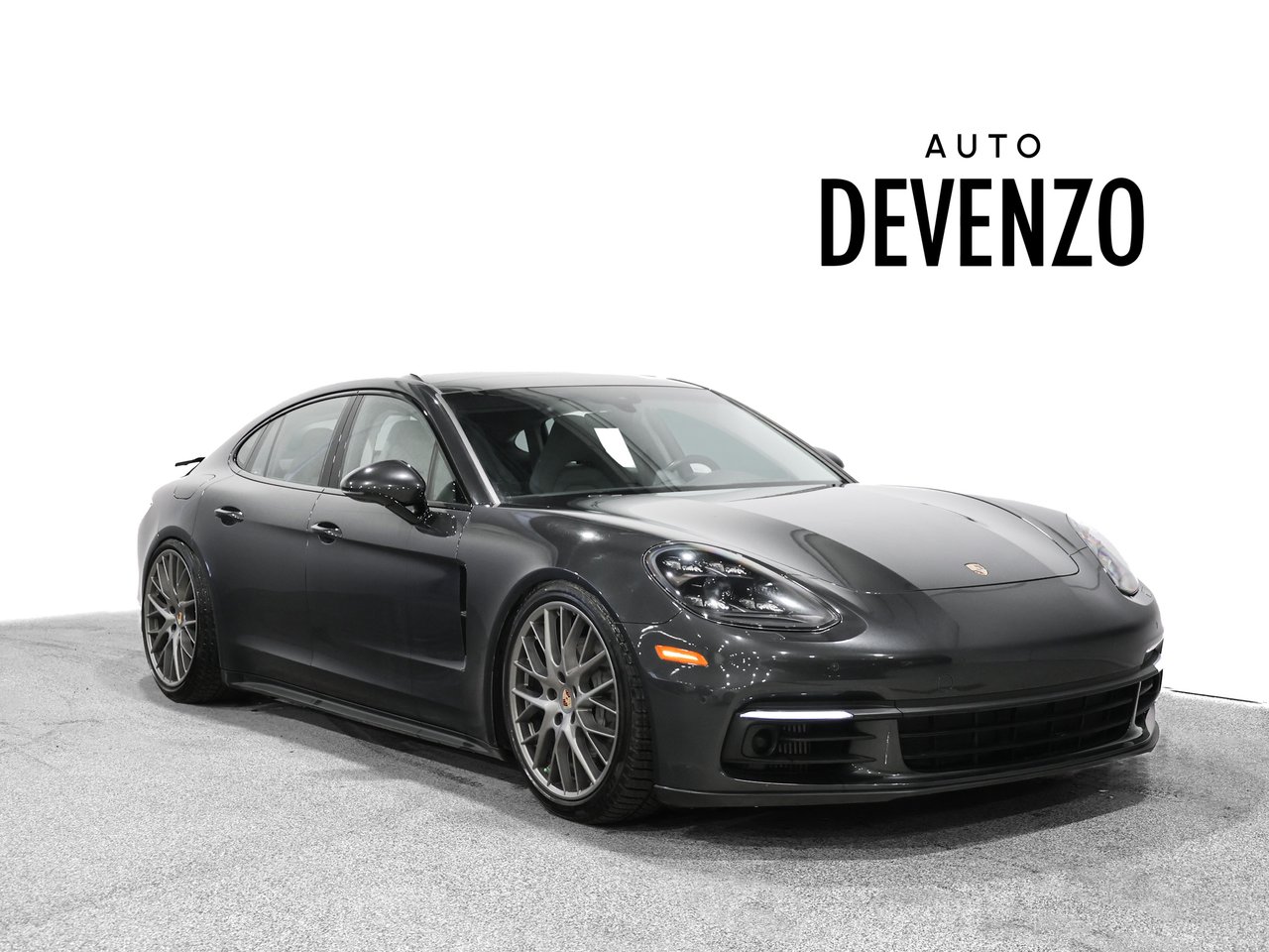 Porsche Panamera 2018 Gris Saint-Eustache - photo #0