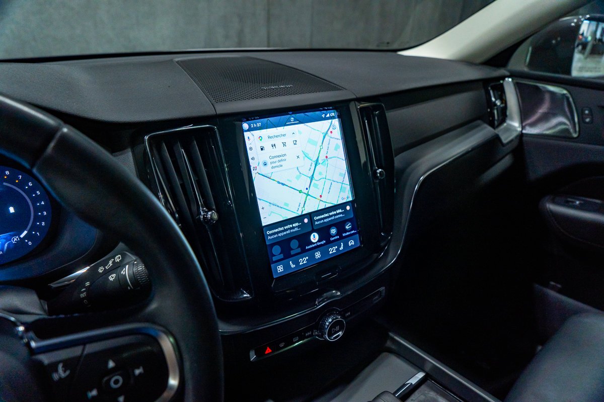 2022 Volvo XC60 B5 MOMENTUM HARMAN KARDON Grey Montreal - photo #7