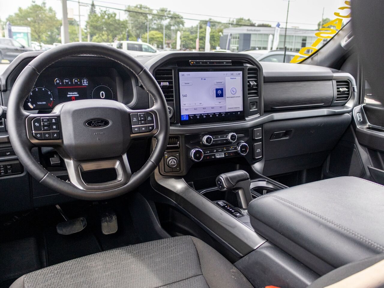 Ford F-150 XLT cabine SuperCrew 4RM caisse de 5,5 pi 2024 Gris Châteauguay - photo #7