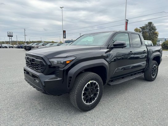 2026 Toyota Tacoma Double Cab 4x4 BA emp. court Black