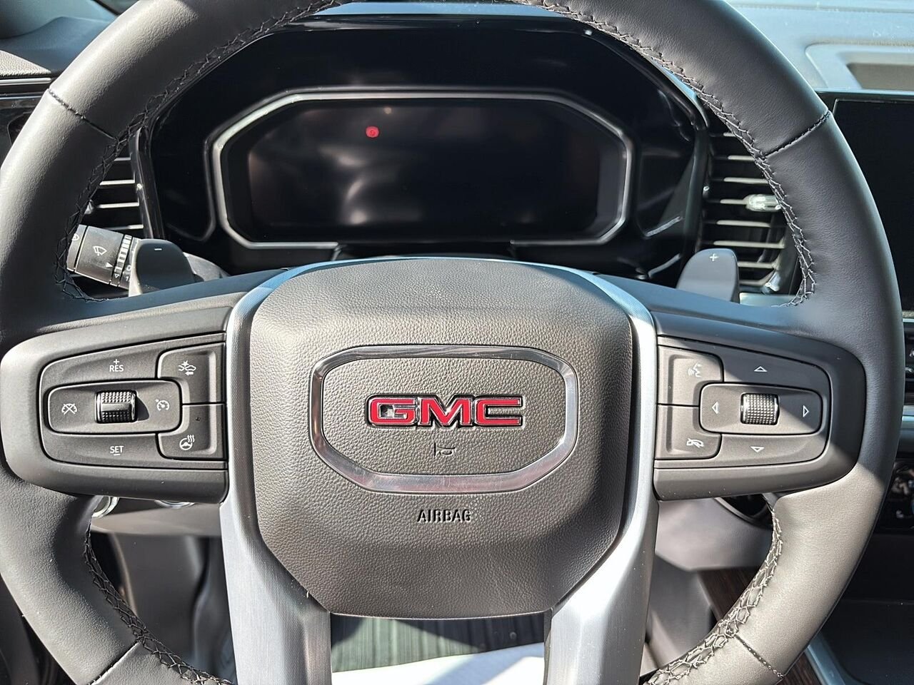 GMC Sierra 1500 ELEVATION 2026 NOIR ONYX Saint-Hyacinthe - photo #9
