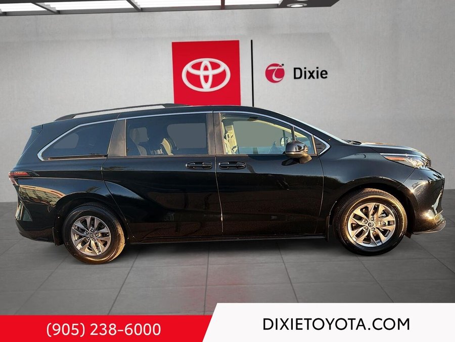 2023 Toyota Sienna HYBRID LE AWD Black