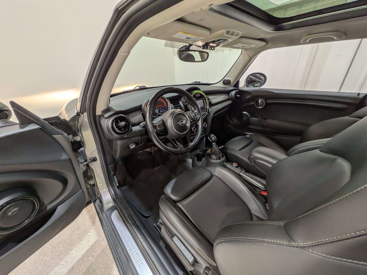 MINI 3 Door Cooper FWD 2019 Gris Val-David - photo #9