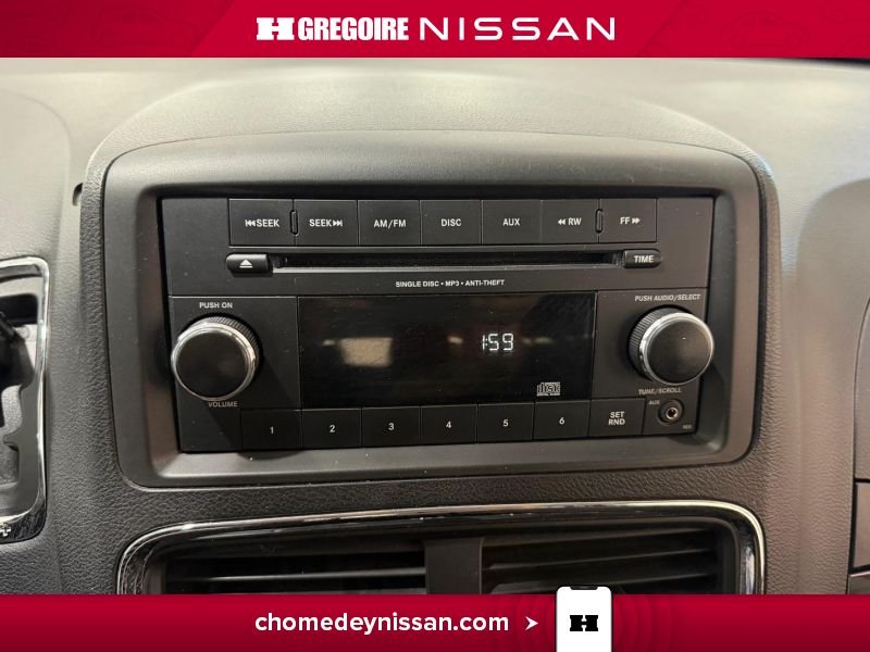 2017 Dodge GR Caravan Grey Laval - photo #20