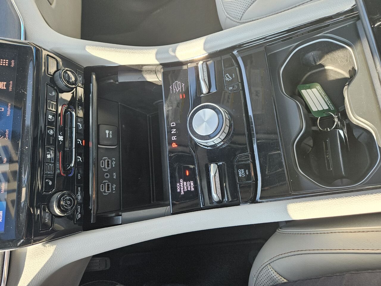 2023 Jeep Grand Cherokee Overland 4x4 Grey Thetford Mines - photo #11