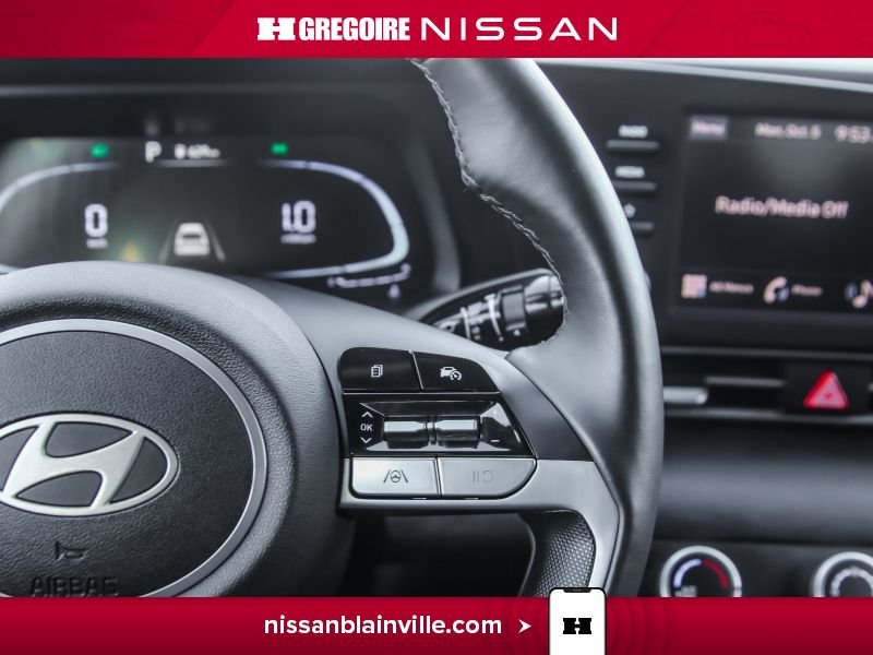 2025 Hyundai Elantra Grey Blainville - photo #16