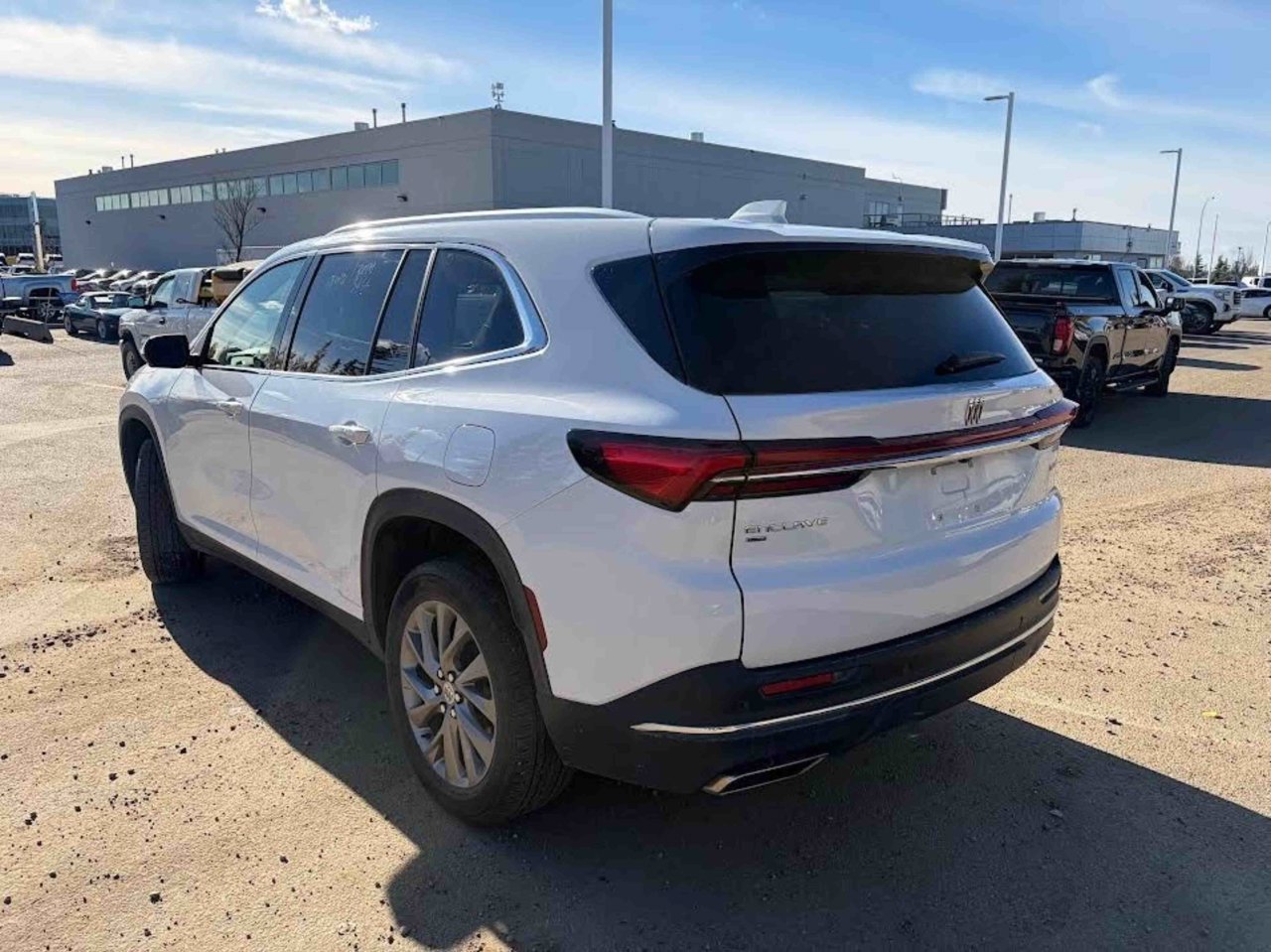 2025 Buick Enclave AWD 4dr Preferred White Sherwood Park - photo #3