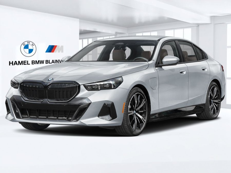 BMW 5 Series 550e xDrive 2027 Gris