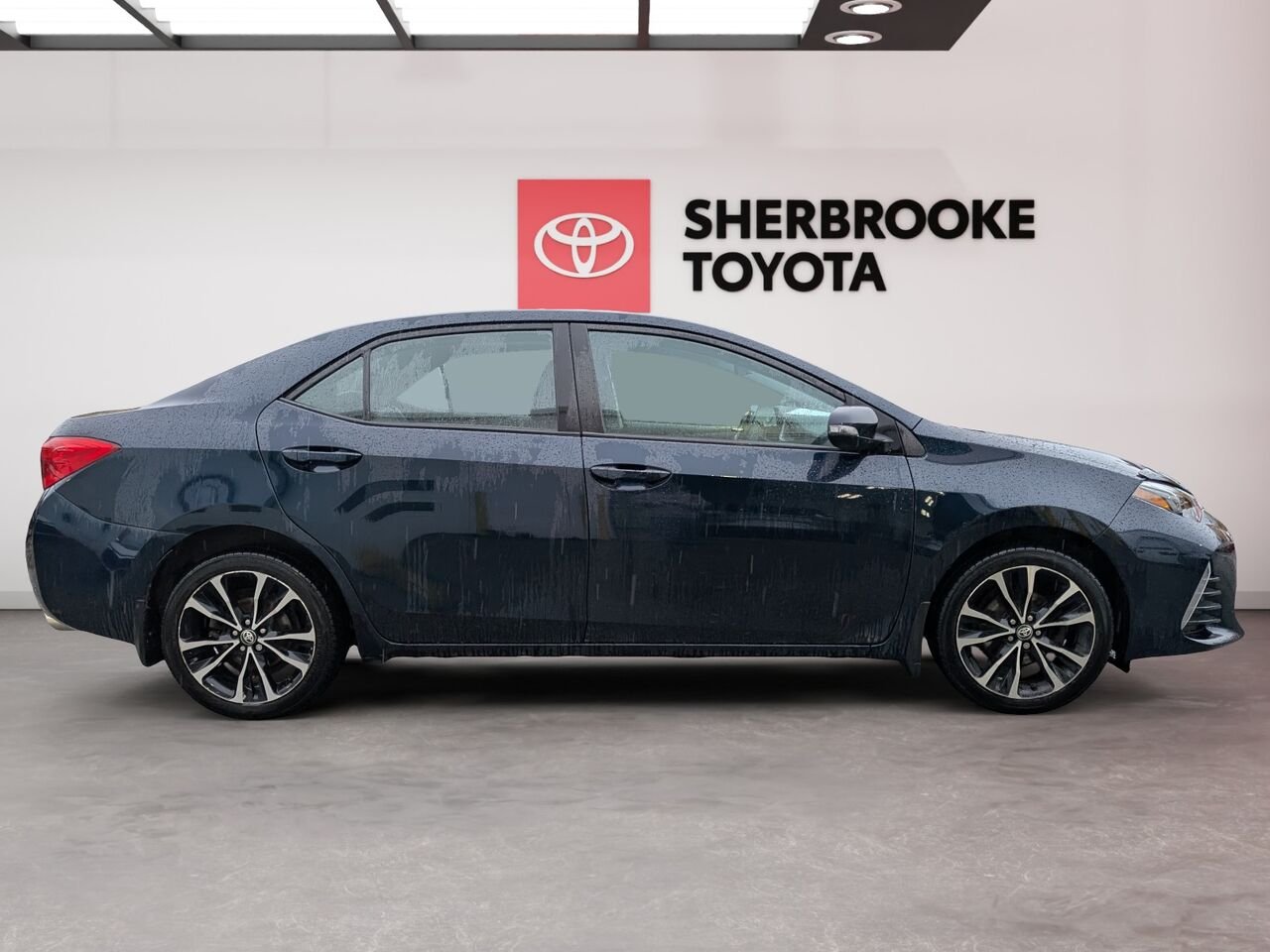 2017 Toyota Corolla 2T1BURHE7HC925281 Blue Sherbrooke - photo #2