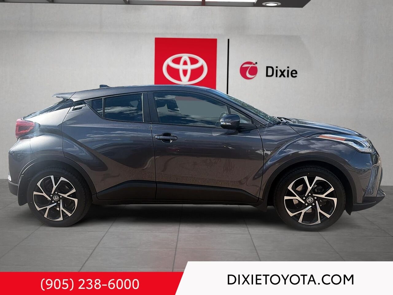 2021 Toyota C-HR XLE PREMIUM FWD / HEATED SEATS / BACK UP CAMERA / ALLOY WHEELS / CARPLAY AND ANDROID AUTO Grey Mississauga - photo #2