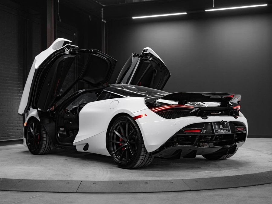 2022 McLaren 720S 2022 White