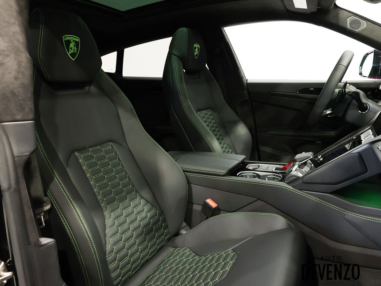 2024 Lamborghini Urus Black Saint-Eustache - photo #6