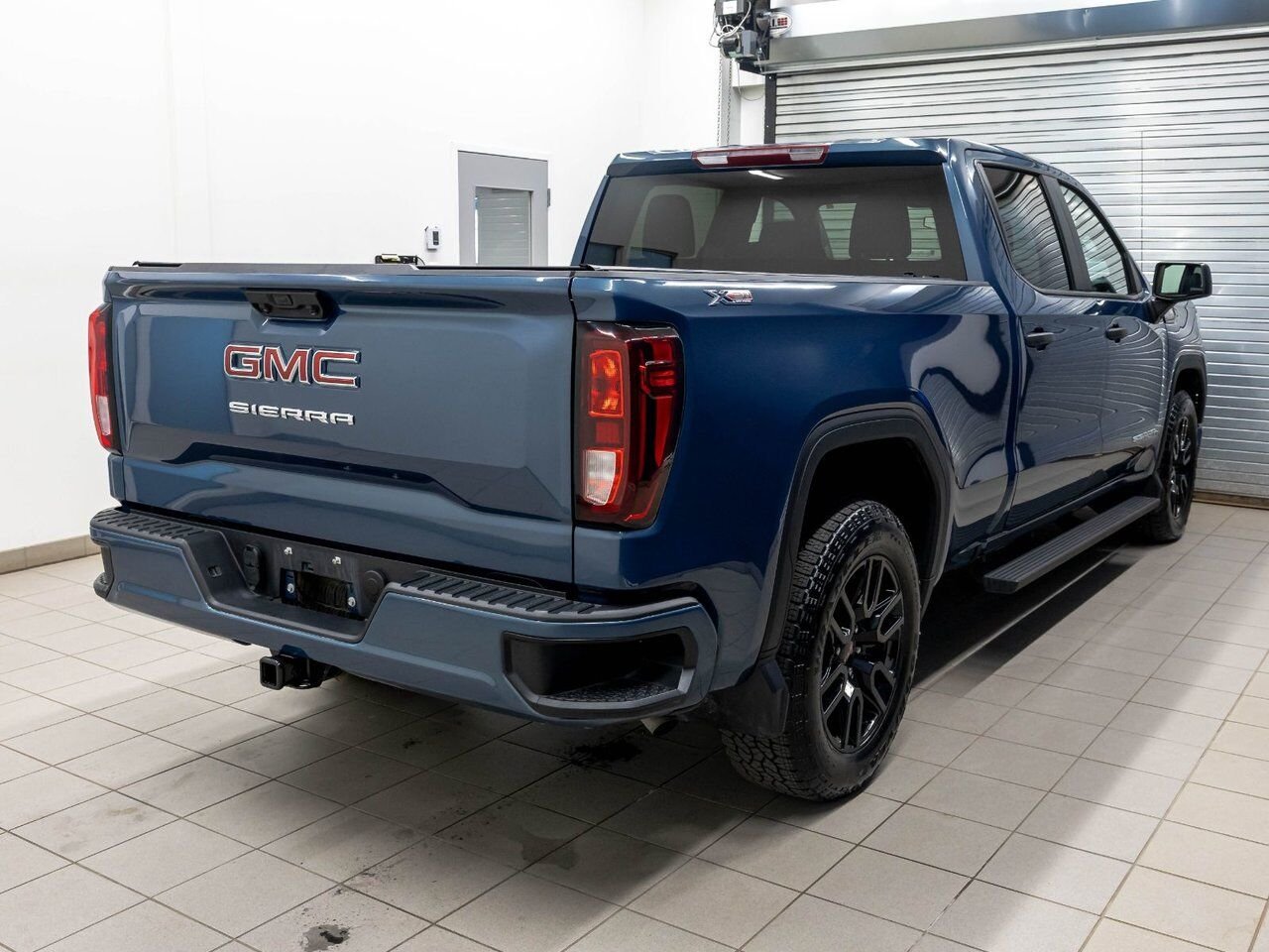 2024 GMC Sierra 1500 PRO X31 CREW 4X4 V8 *ÉDITION GRAPHITE* BEDLINER Grey Saint-Jérôme - photo #7