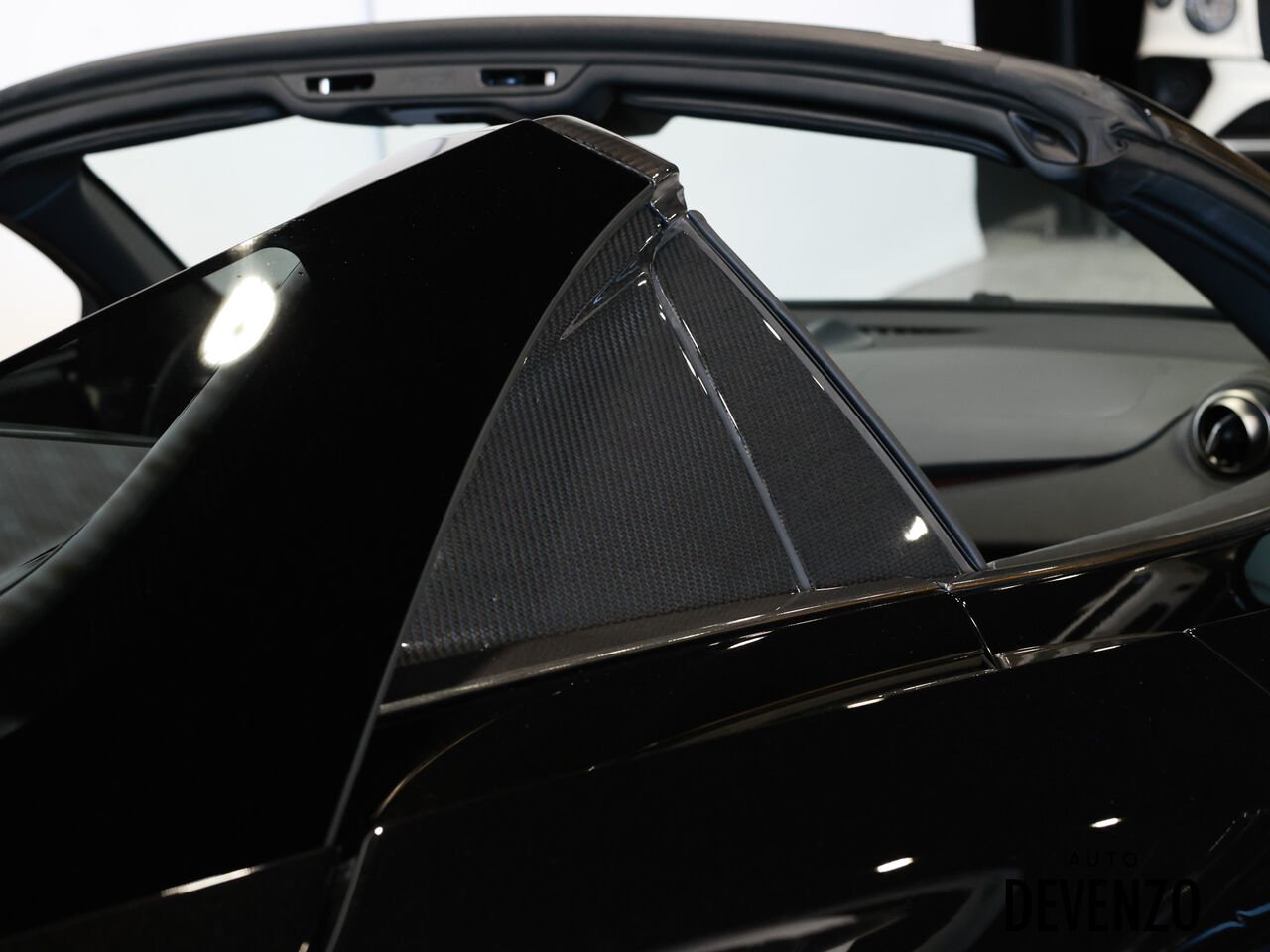 2020 McLaren 720S Black Saint-Eustache - photo #9