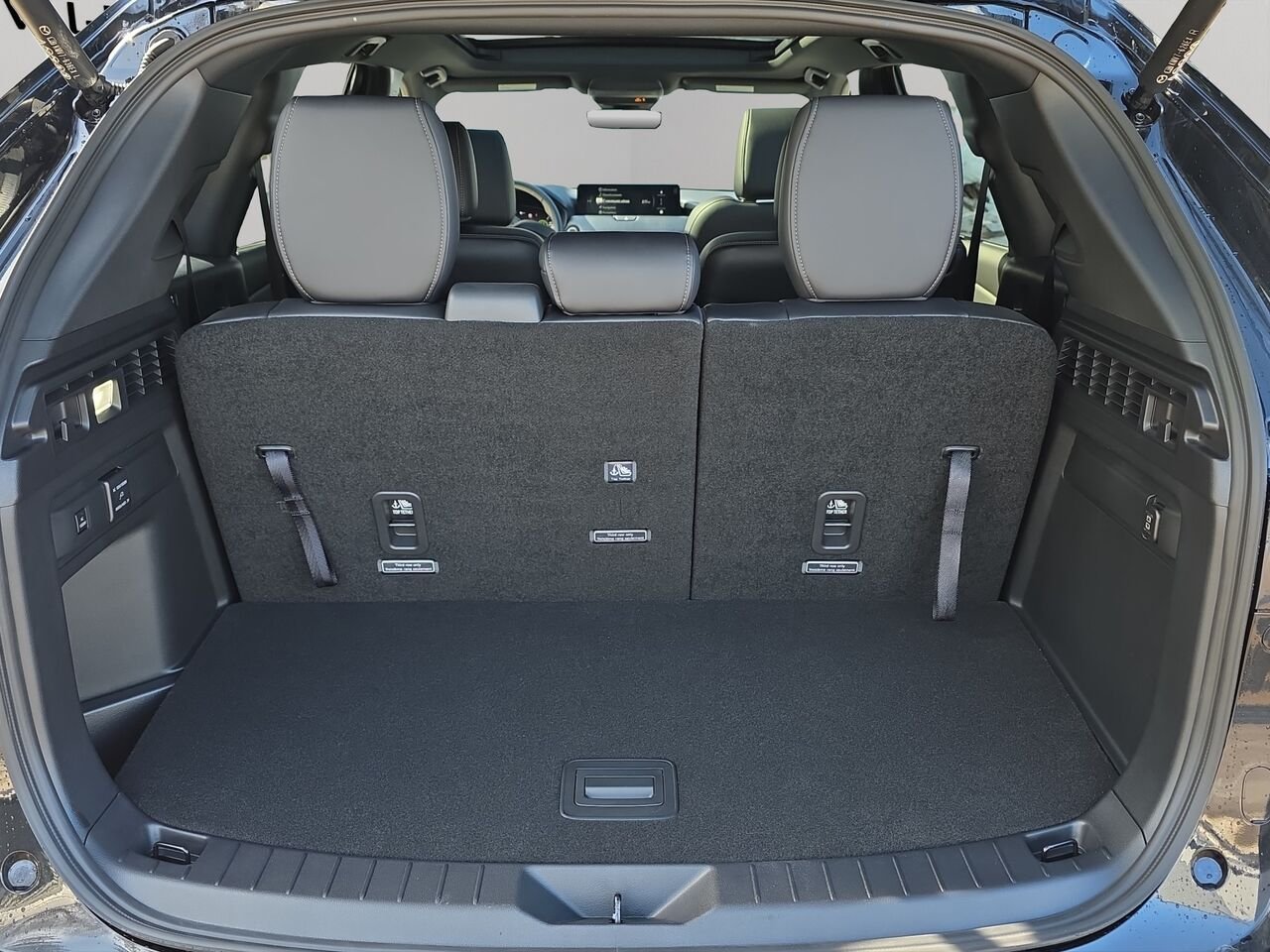 2026 Mazda CX-90 PHEV GT PHEV, toit pano, cuir, sièges ventilés Jet Black Mica Val-David - photo #17