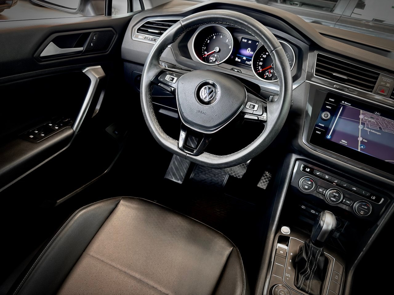 2021 Volkswagen Tiguan White Notre-Dame-des-Prairies - photo #19
