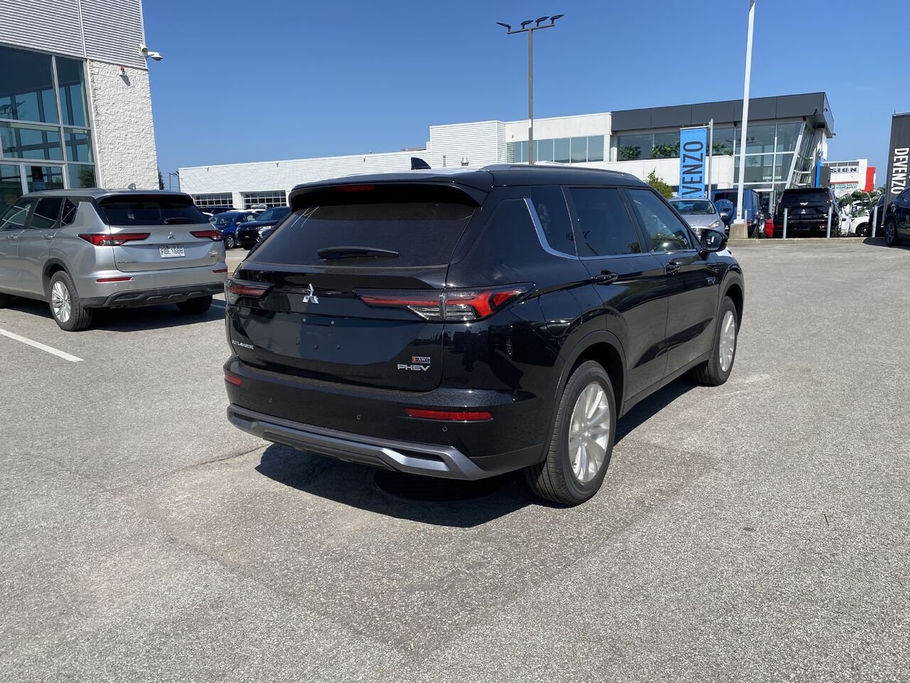 2026 Mitsubishi Outlander Plug-In Hybrid Labrador Black Pearlescent Saint-Eustache - photo #3