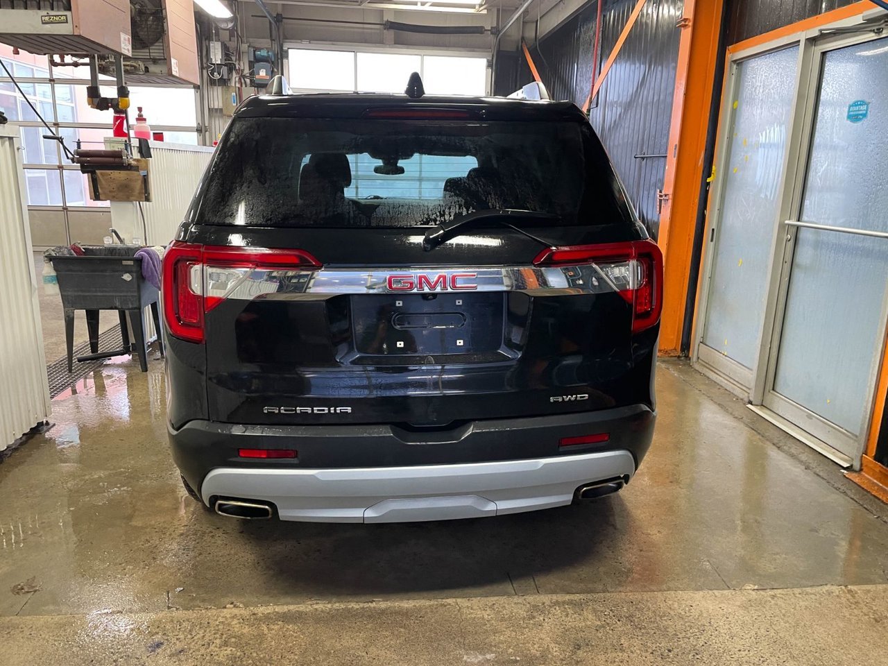 2023 GMC Acadia SLE AWD *SIÈGES CHAUFF* HAYON ELECT CARPLAY WIFI Black Saint-Jérôme - photo #5
