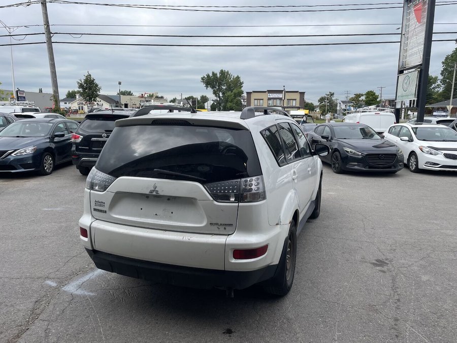 2010 Mitsubishi Outlander 2010 White