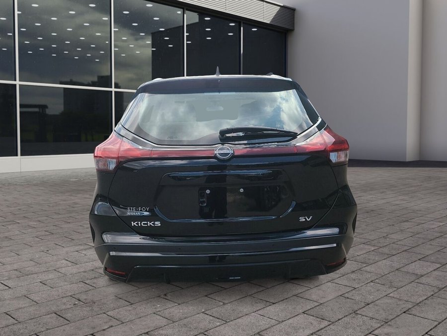 2022 Nissan Kicks SV TA 2022 Black
