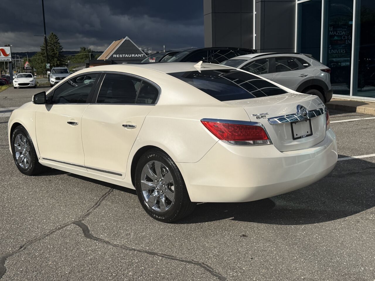 Photo 7 — Buick LaCrosse 2010