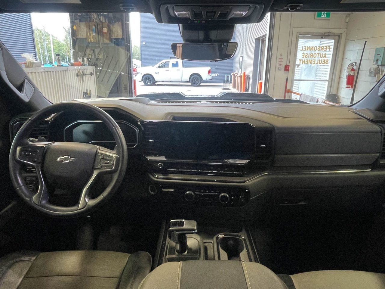 Chevrolet Silverado 1500 ZR2 CREW 4X4 V8 *TOIT* NAV SIÈGES VENTIL BOSE HUD 2023 Gris Saint-Jérôme - photo #11
