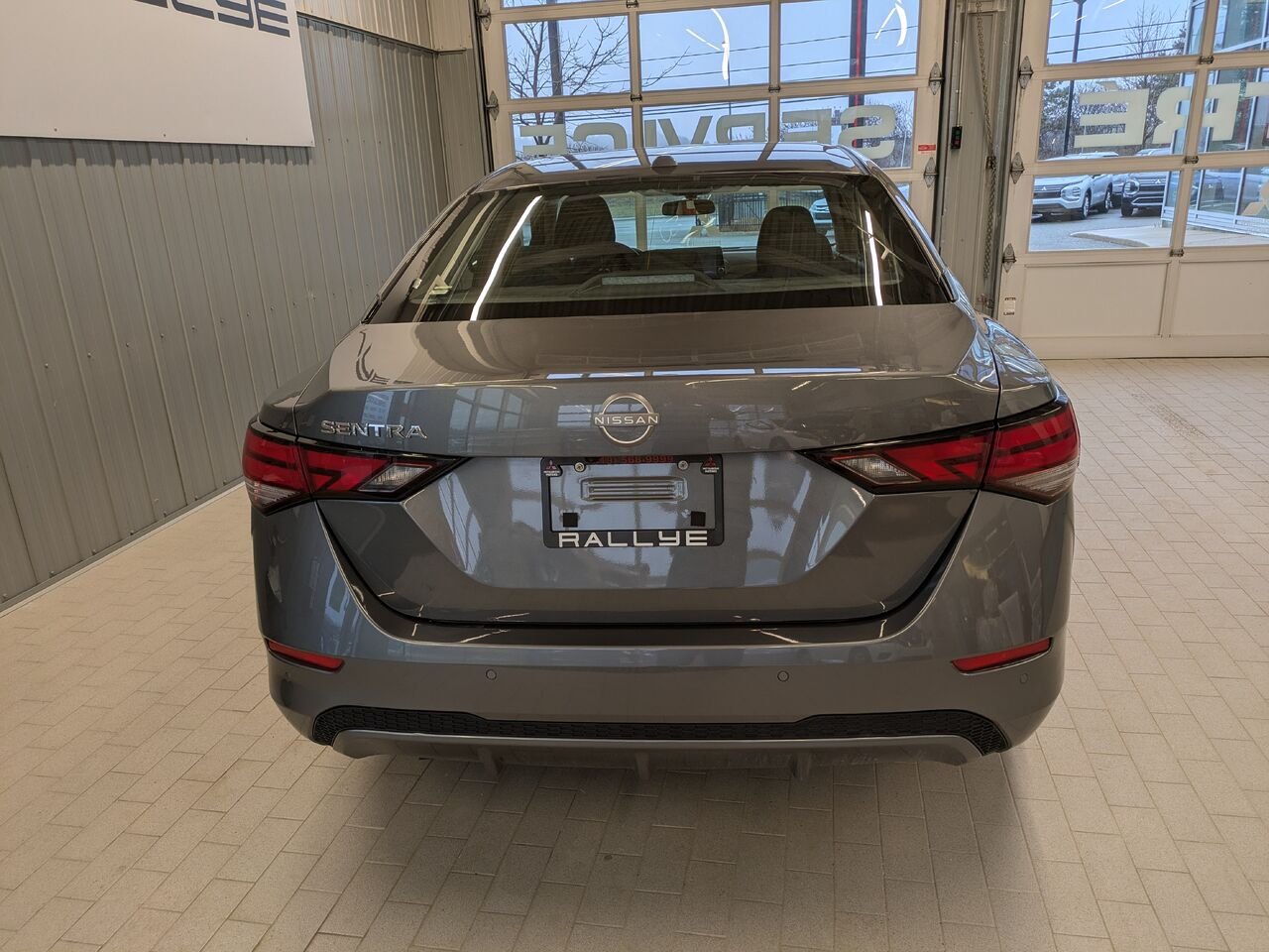 2025 Nissan Sentra Grey Gatineau - photo #2