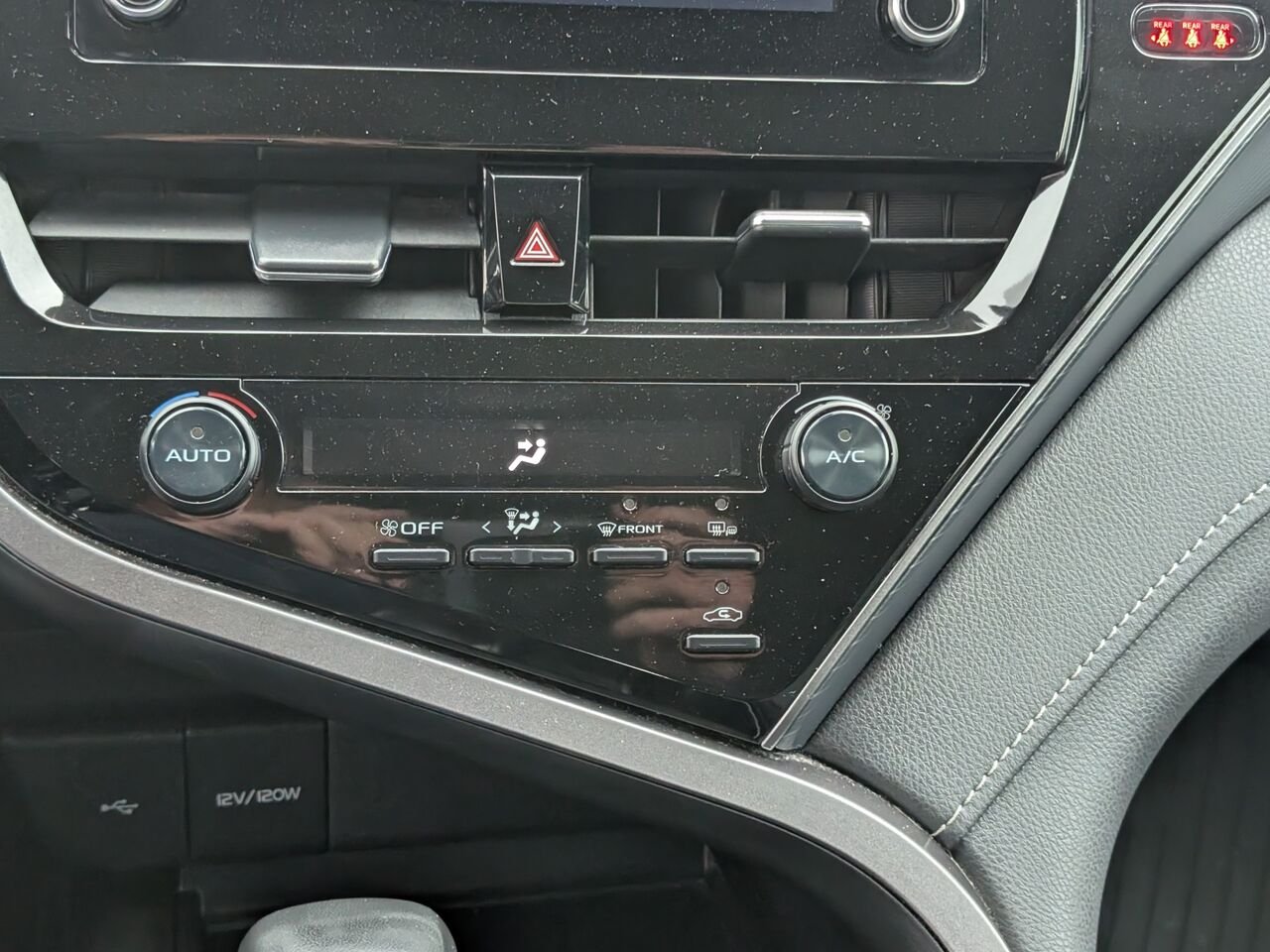 Toyota Camry SE/SIÈGES CHAUFFANTS/VOLANT CHAUFFANT/AC/BLUETOOTH/CAMERA DE RECUL 2024 Gris Sherbrooke - photo #10