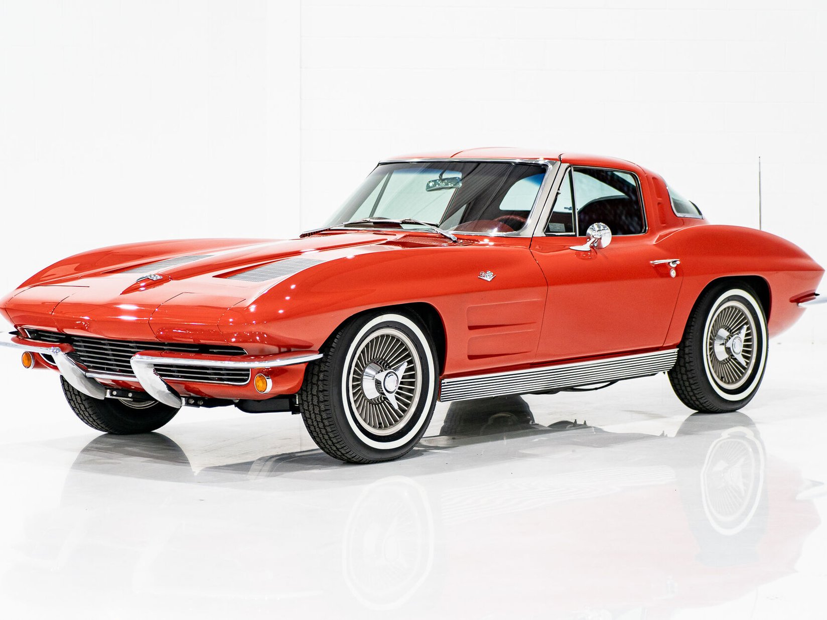 Chevrolet Corvette Split window matching# 327 Factory A/C | PRICE IN USD 1963 Rouge Montréal - photo #26