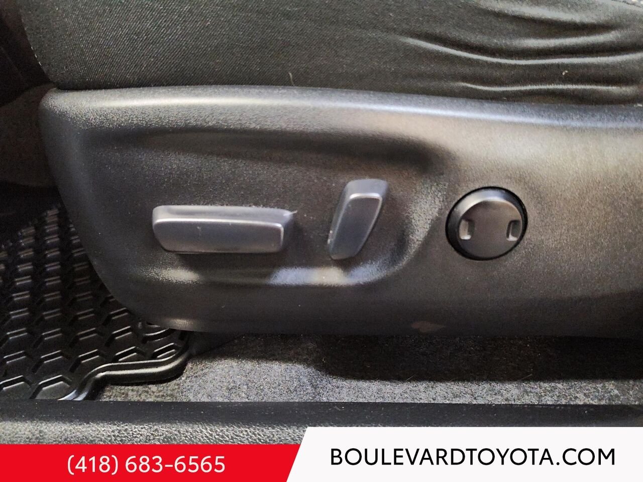 2016 Toyota RAV4 100287A-010 | XLE, AWD Silver Québec - photo #9