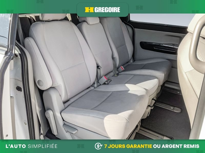 2019 Kia Sedona White Blainville - photo #25