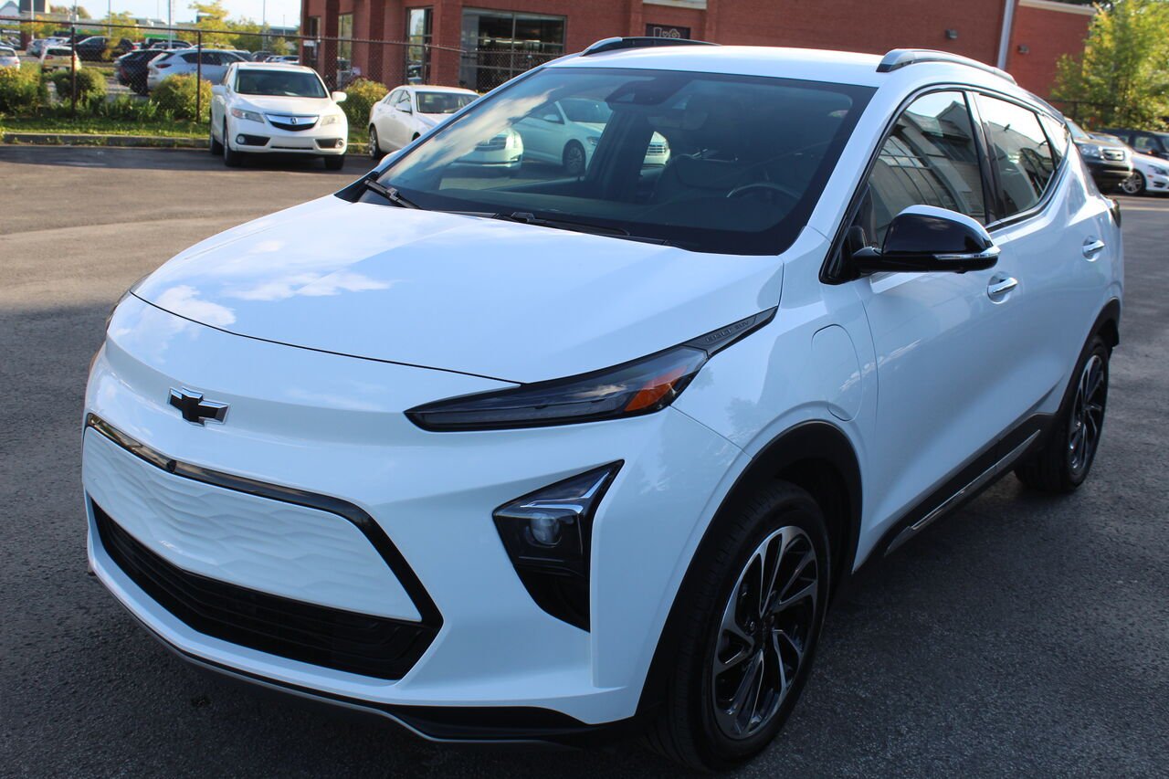 Chevrolet Bolt EUV VIN: 1G1FZ6S05P4147636 2023 Blanc Sainte-Rose - photo #1