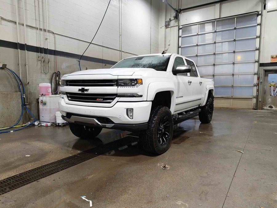 2017 Chevrolet Silverado 1500 LTZ Plus 6.2L Z71 | Aftermarket 6in BDS Lift Kit White